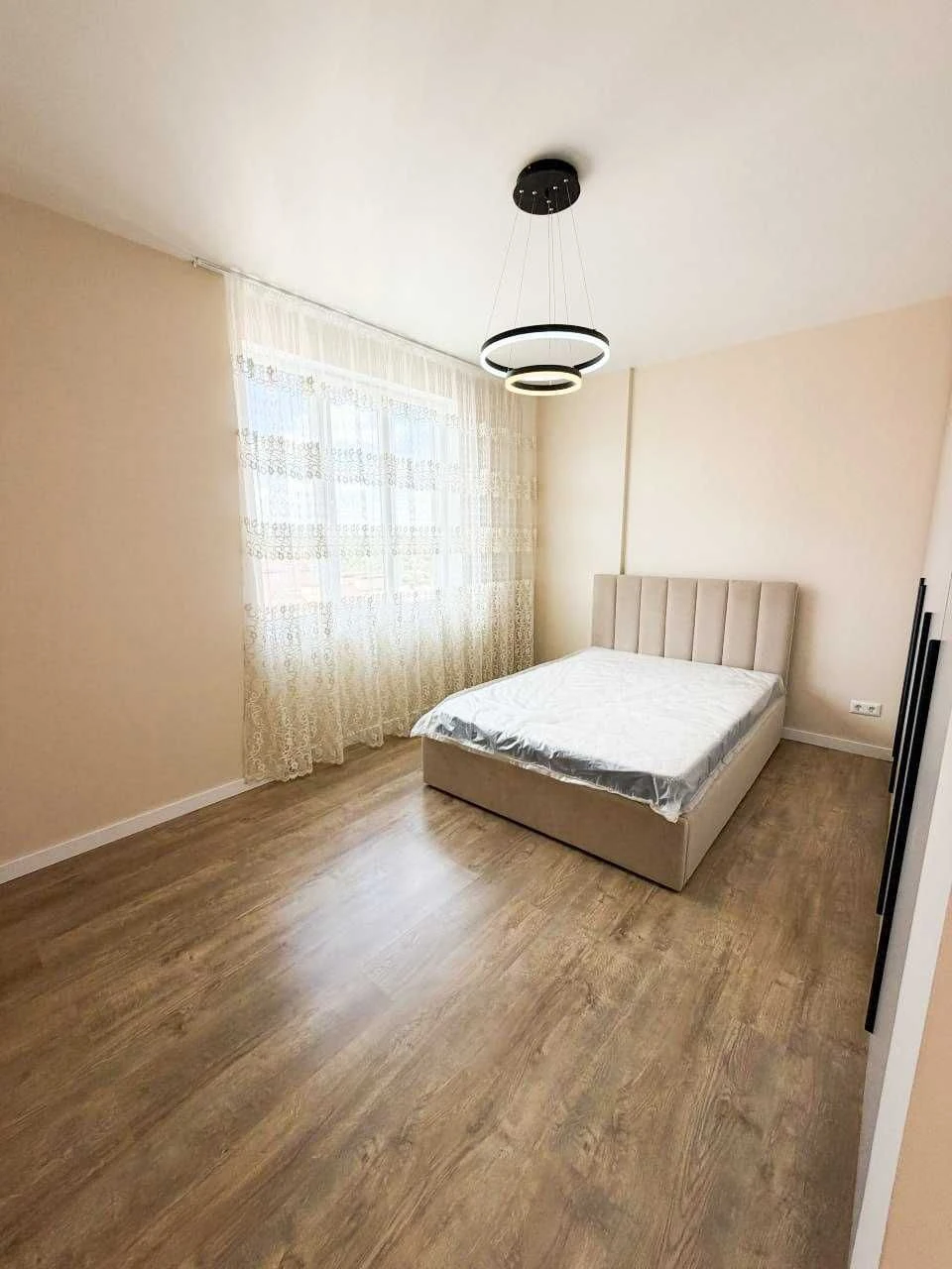 Euro 3 bedroom apartment with new renovation in Irpin | Minimum price