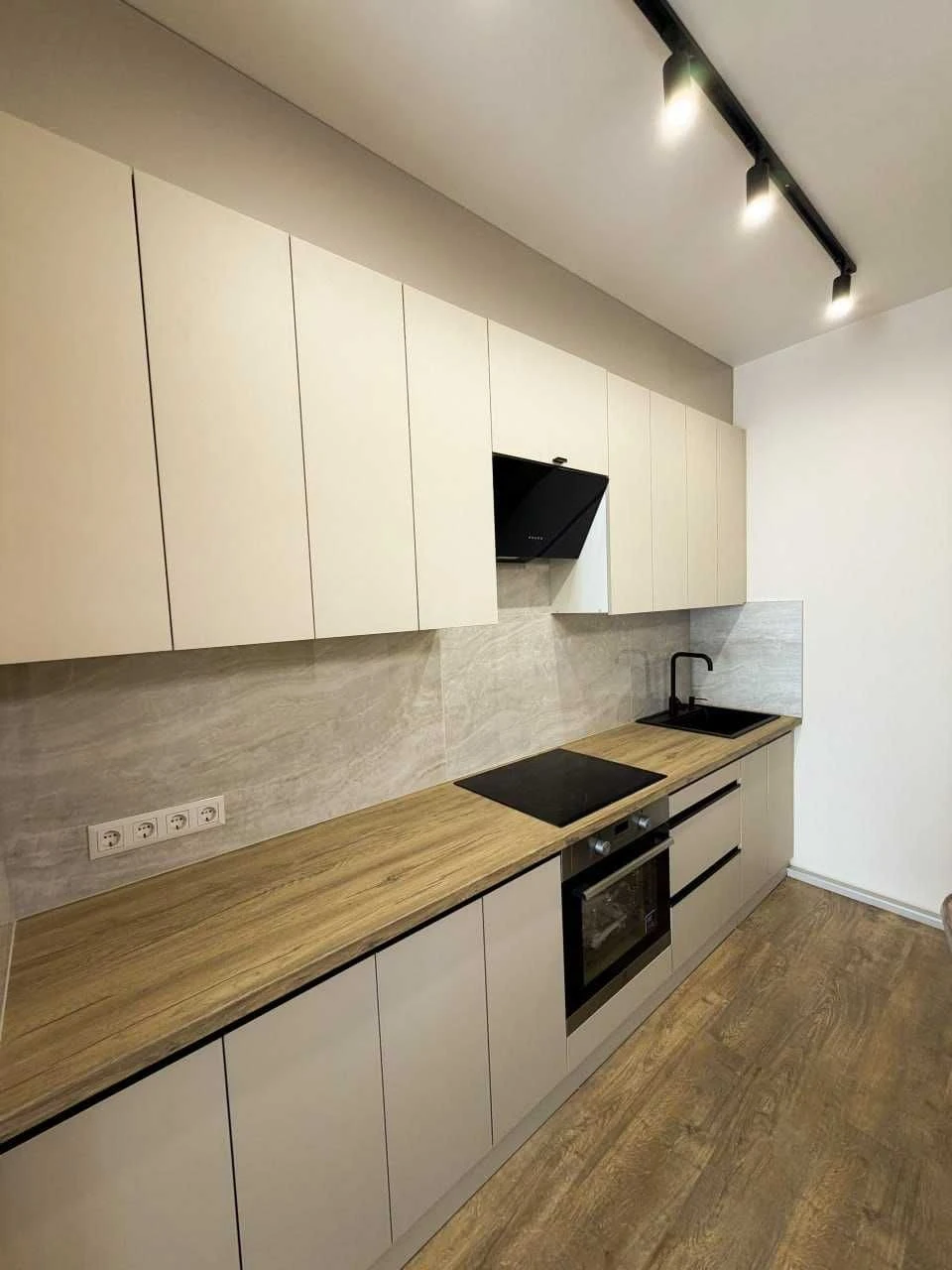 Euro 3 bedroom apartment with new renovation in Irpin | Minimum price