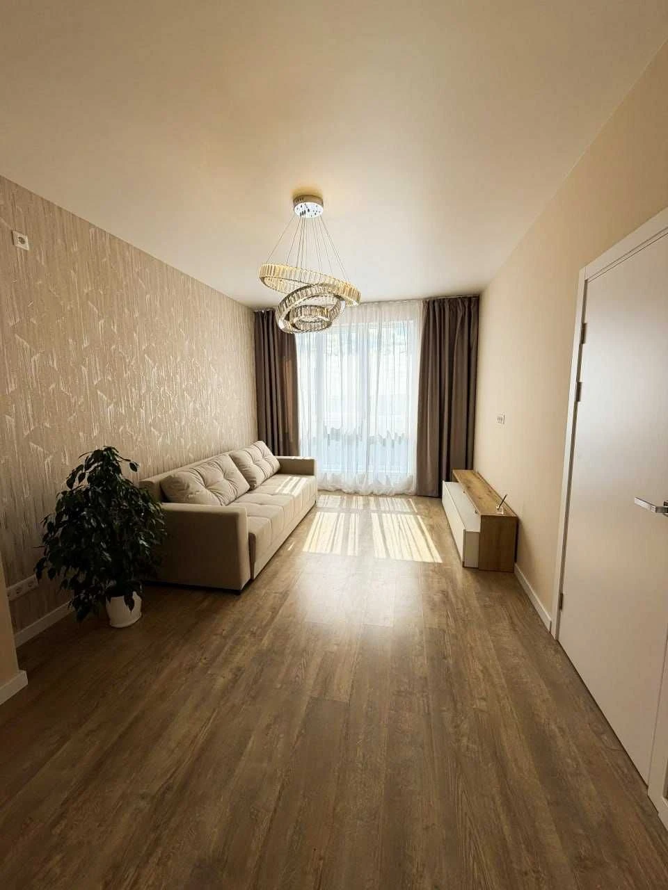 Euro 3 bedroom apartment with new renovation in Irpin | Minimum price