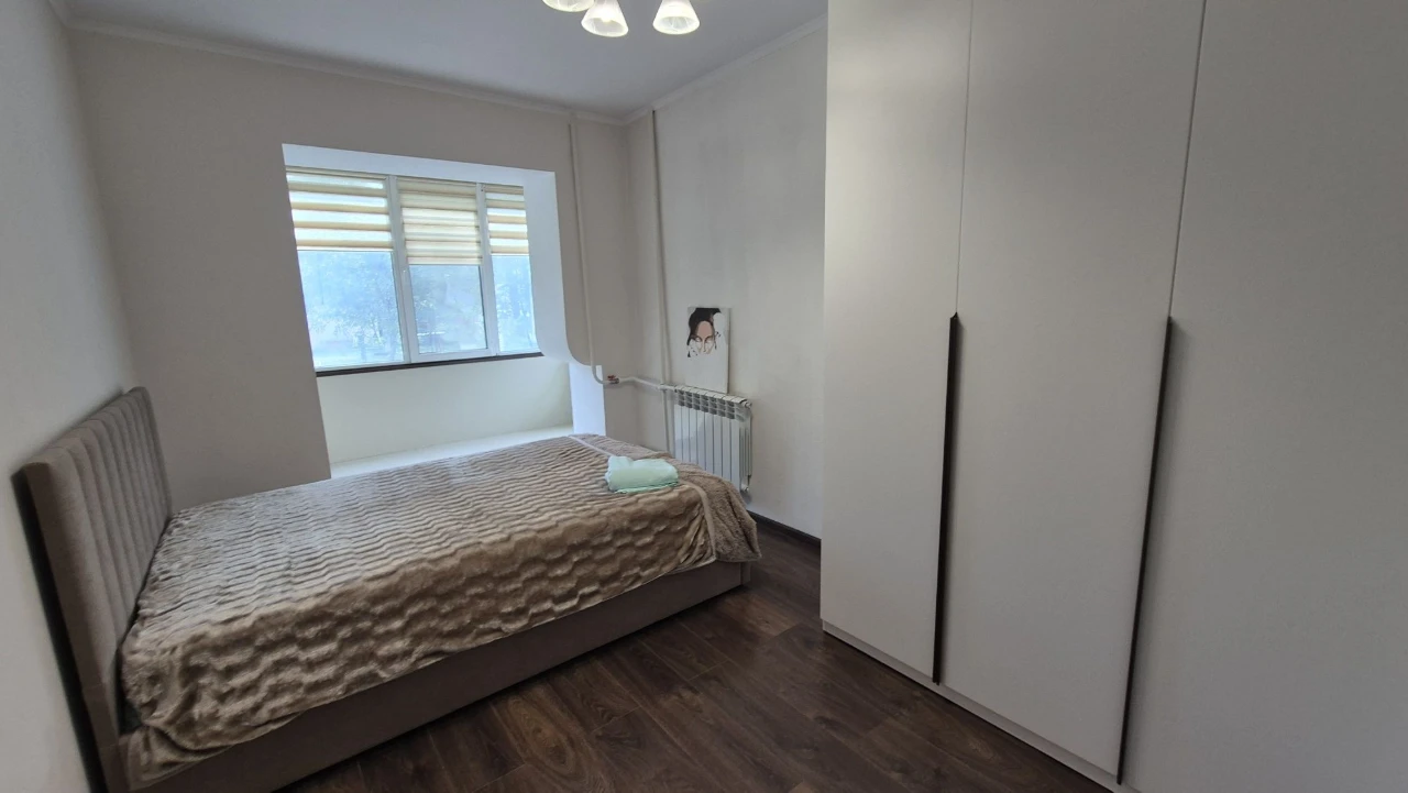 Продаж 2-кімнатної квартири 57 кв. м з ремонтом та меблями в