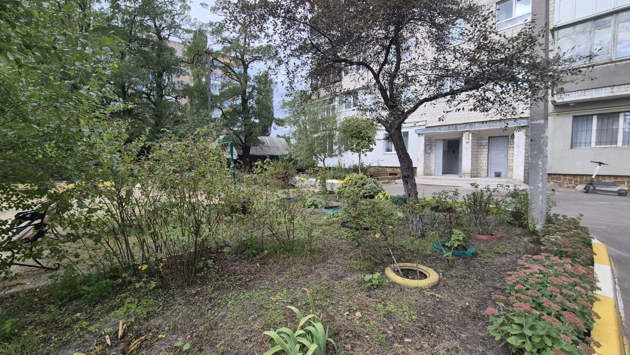 Продаж 2-кімнатної квартири 57 кв. м з ремонтом та меблями в