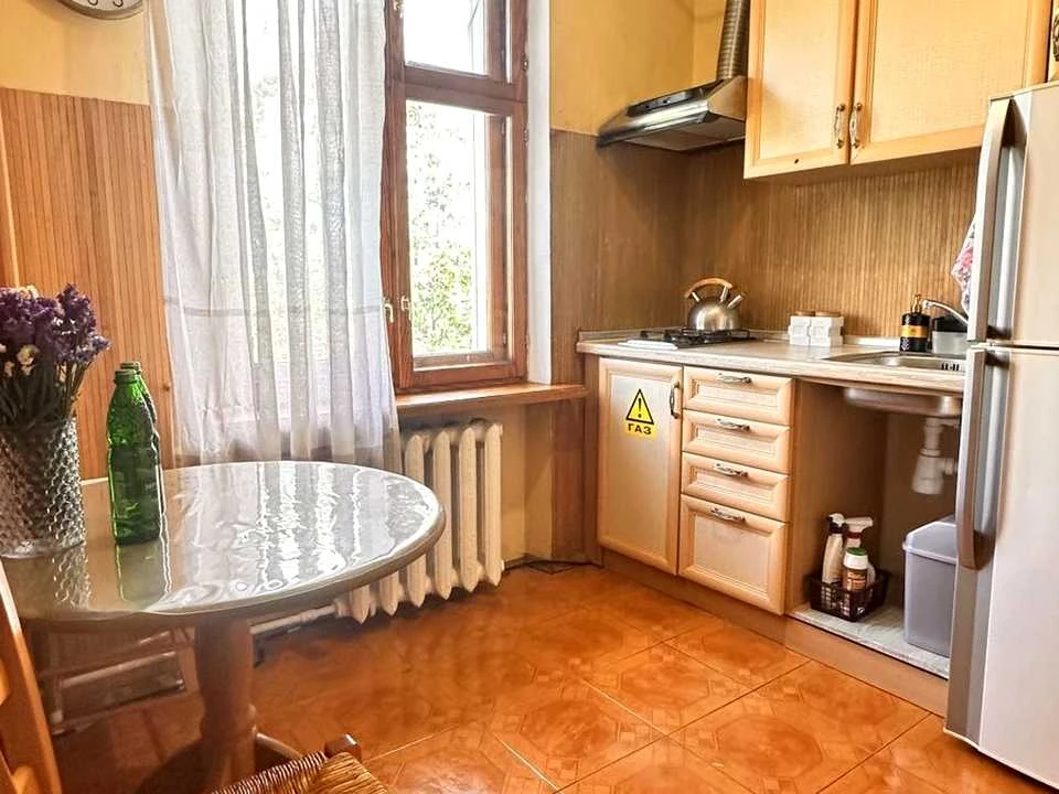 Apartment. Kyiv, Ruzhynska St. (Vilhelma Pika)