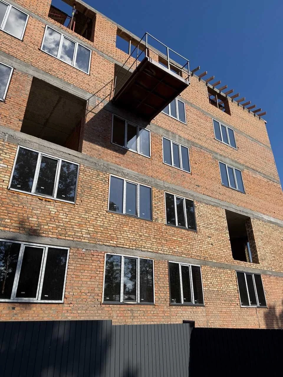 Продам роздільну 2к квартирау в Новобудові по Привабливій Ці