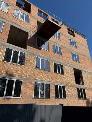 Продам роздільну 2к квартирау в Новобудові по Привабливій Ці