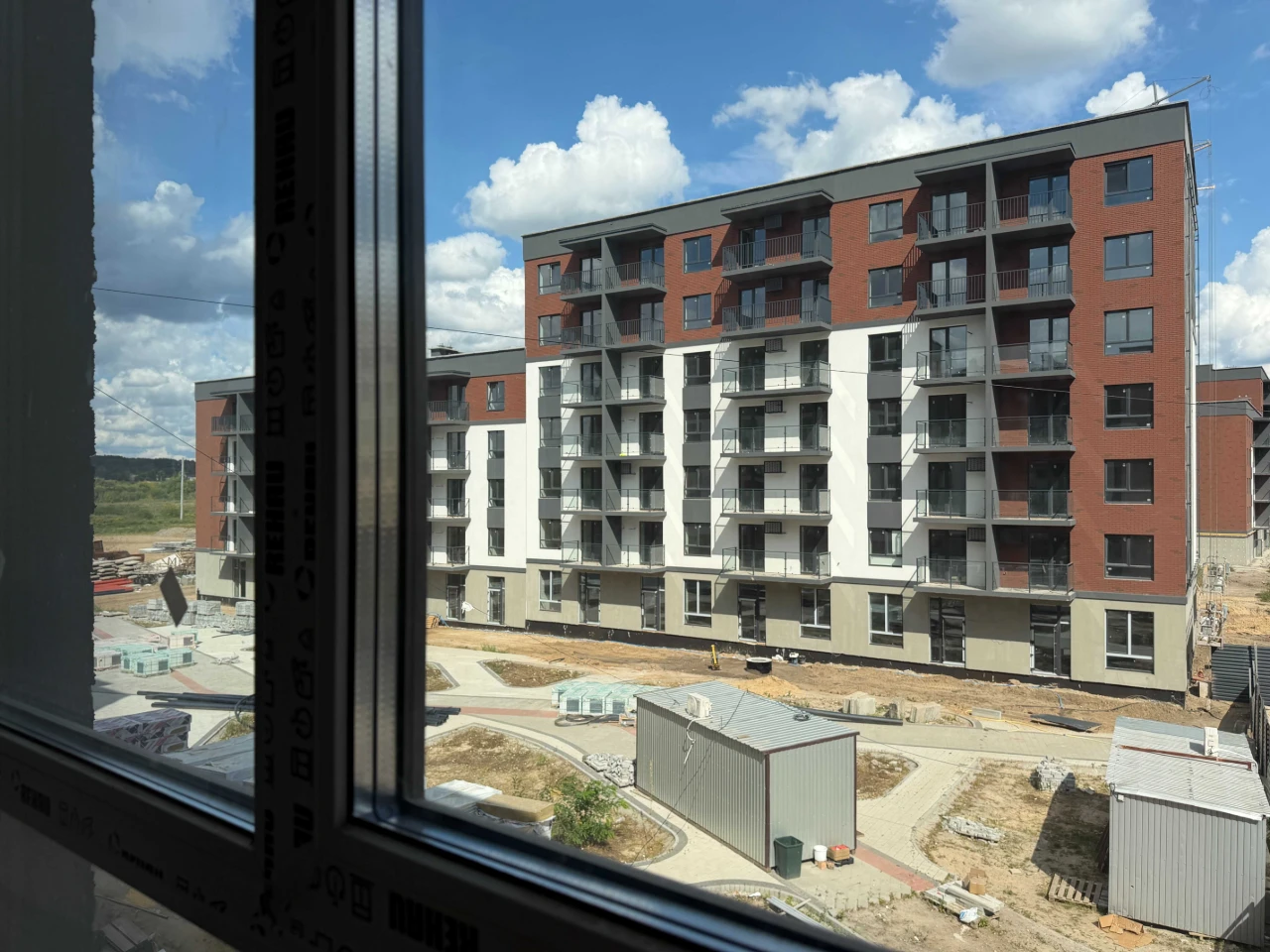 Sale of a 2-bedroom apartment in the "Burgundiya 3" residential complex. LOWEST PRICE
