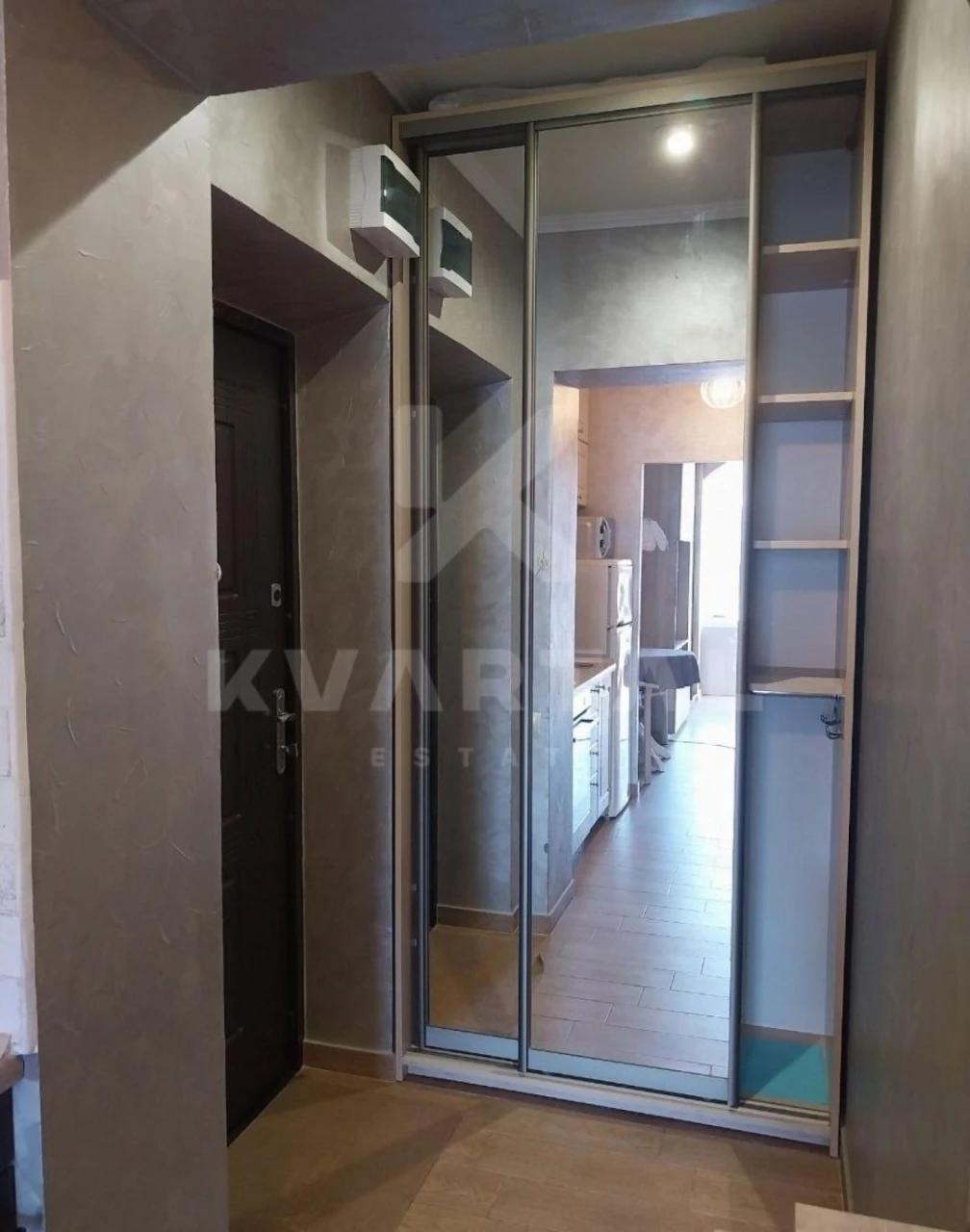 Apartment with renovation! Urgent! Closed complex!