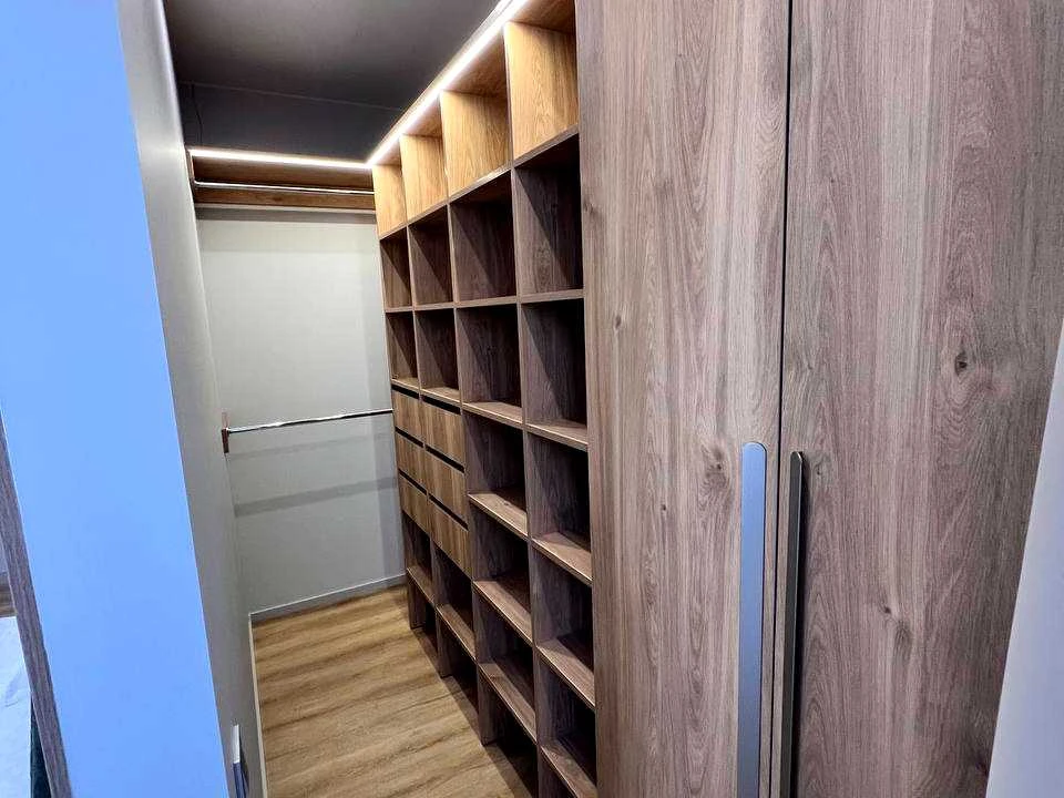 Apartment. Kyiv, Viktora Nekrasova St. (Pivnichno-Syretska)
