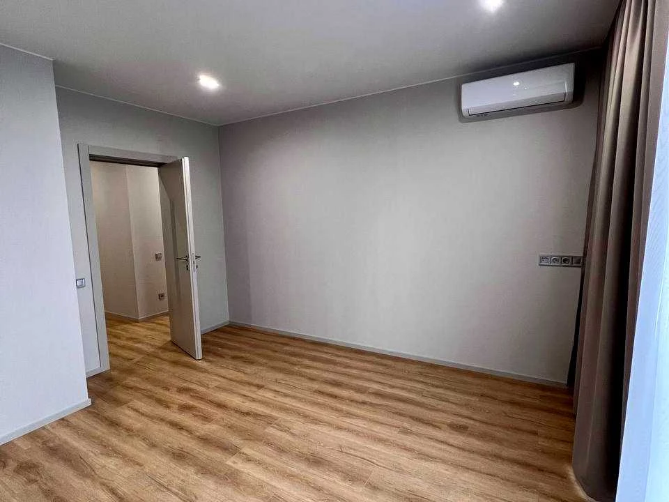 Apartment. Kyiv, Viktora Nekrasova St. (Pivnichno-Syretska)
