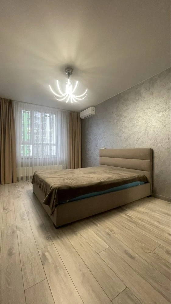 Продаж квартири в Центральний 2