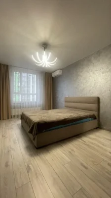 Продаж квартири в Центральний 2