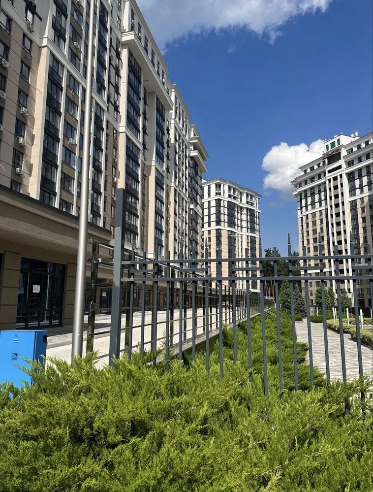 Продаж квартири в Центральний 2