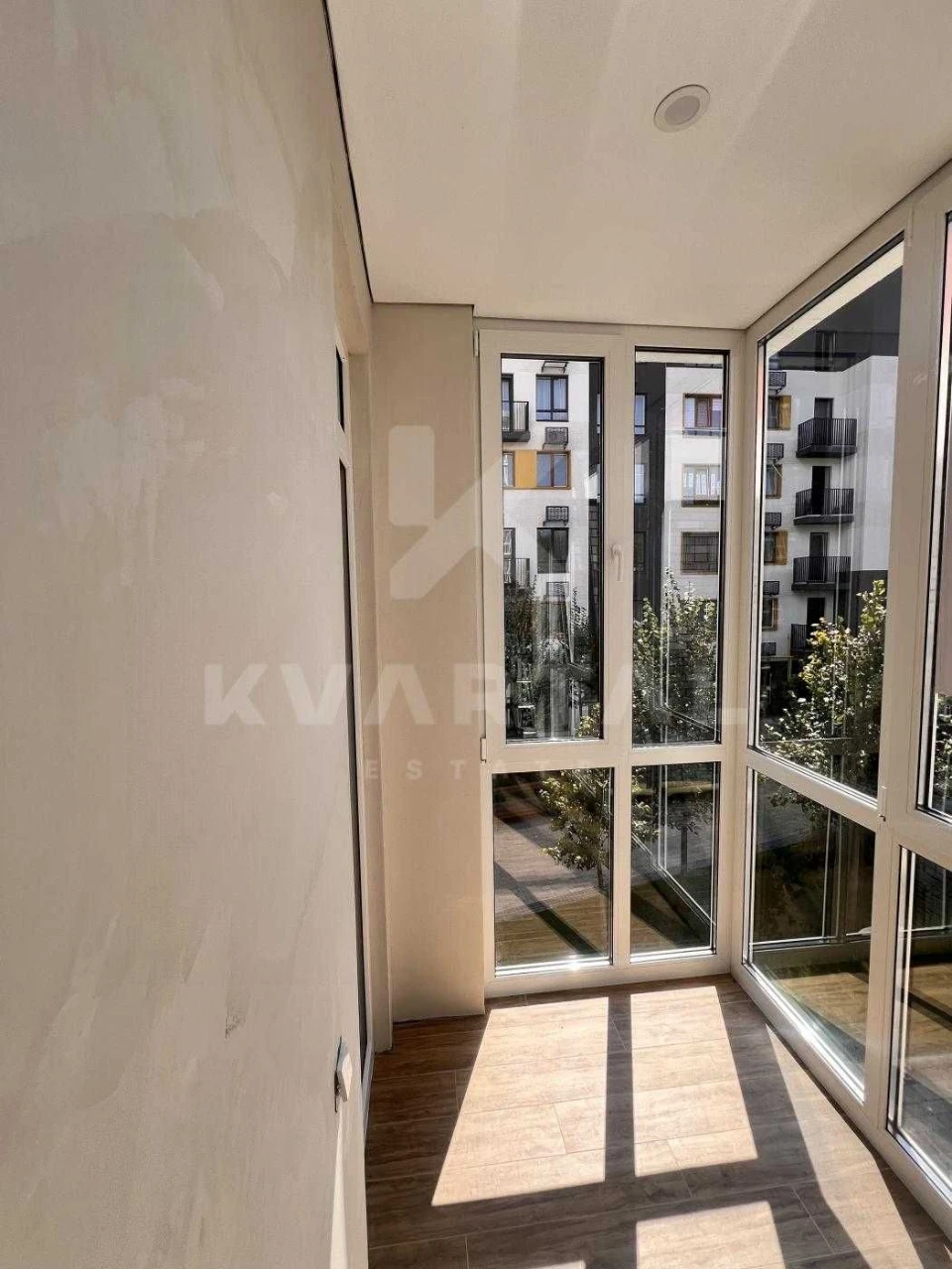 Sale of a 1-bedroom apartment (45m2+balcony) renovated. STATE SALE