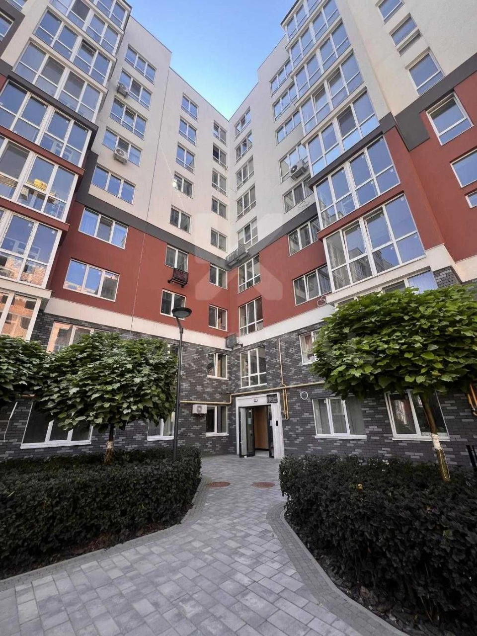 Sale of a 1-bedroom apartment (45m2+balcony) renovated. STATE SALE