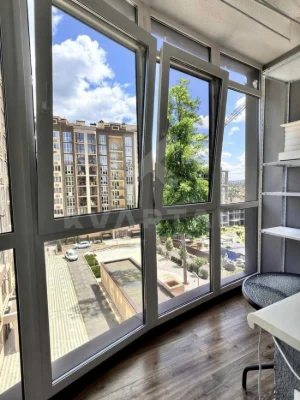 One-bedroom apartment for sale, renovated, near Central Park! FREE