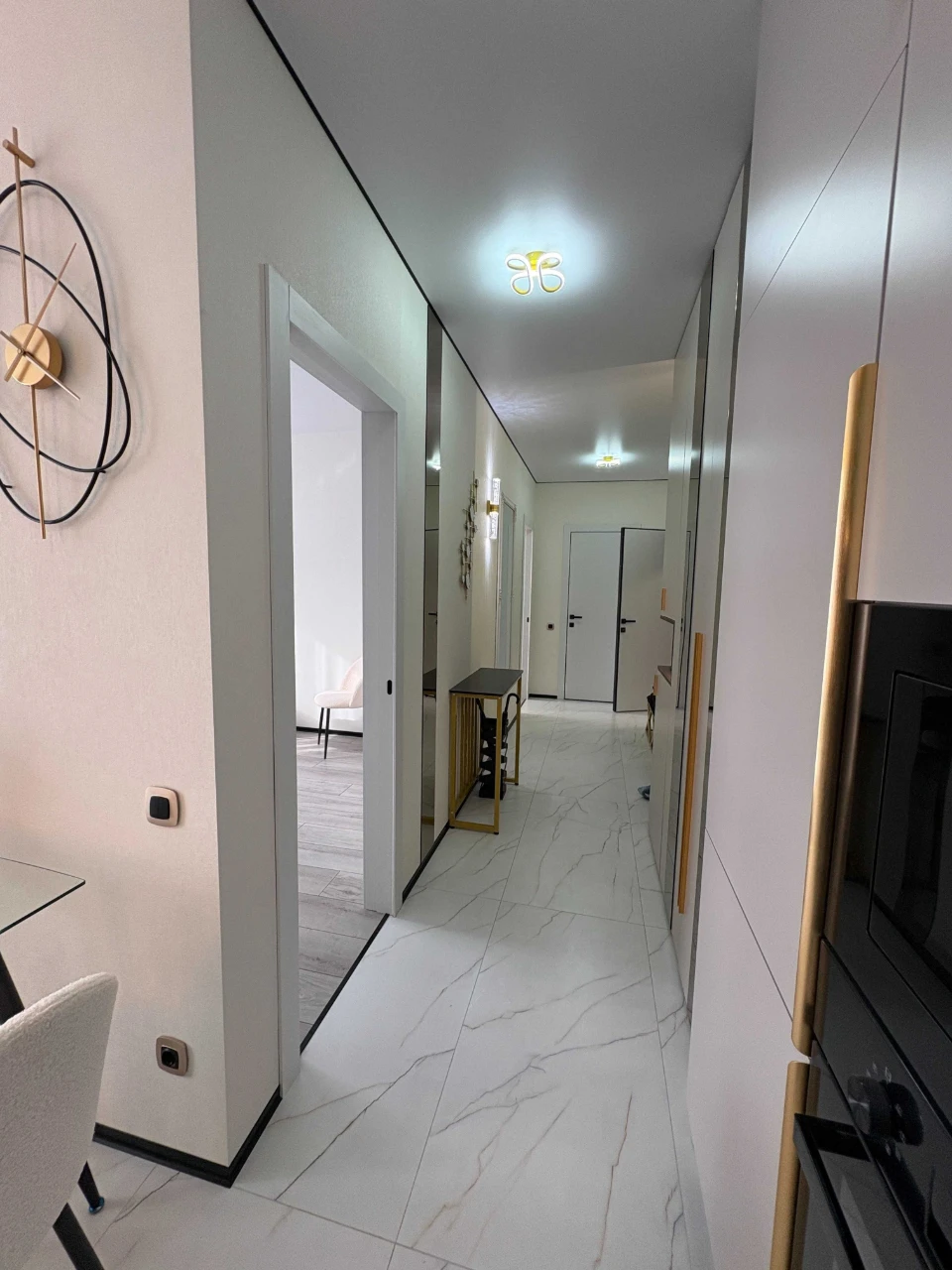 Sale of a 2-bedroom apartment renovated near the waterfront