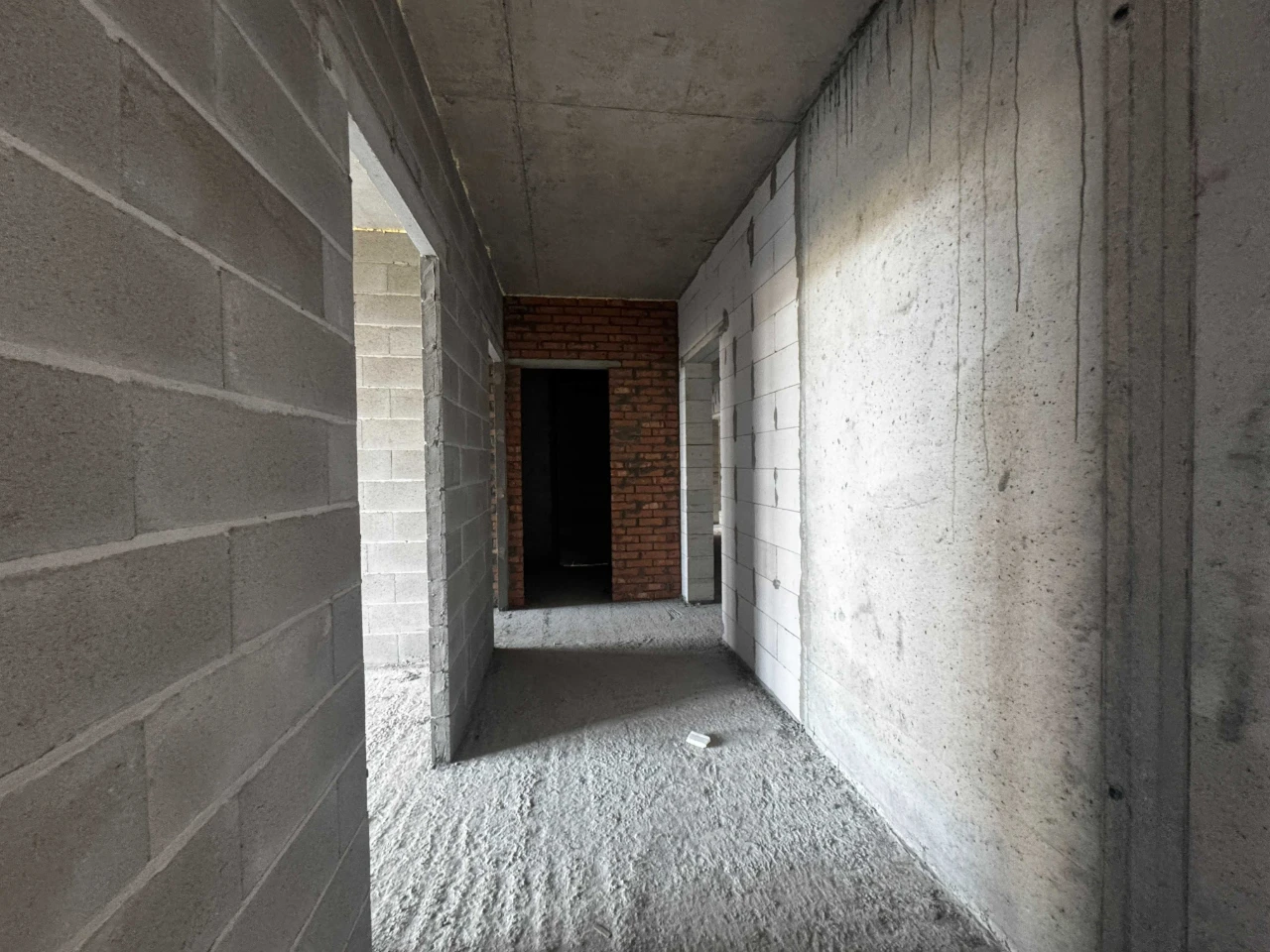 Apartment under YESOLIU. Building with shelter. Closed two