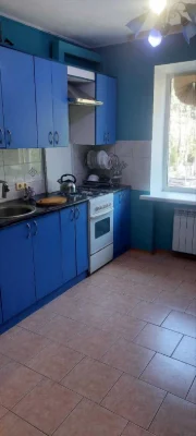No Commission! Bright One-Bedroom Apartment with Fixtures