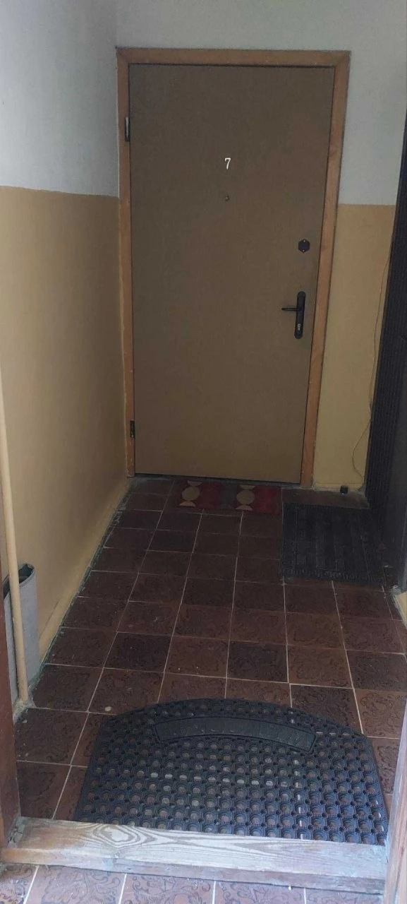 No Commission! Bright One-Bedroom Apartment with Fixtures