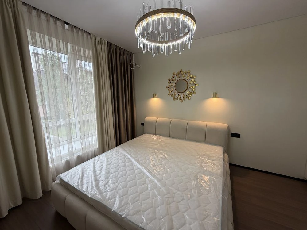 3-bedroom apartment with stylish renovation. Center of Irpin!