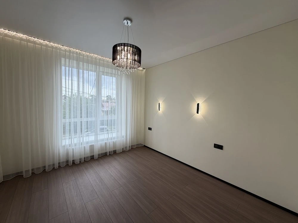 3-bedroom apartment with stylish renovation. Center of Irpin!