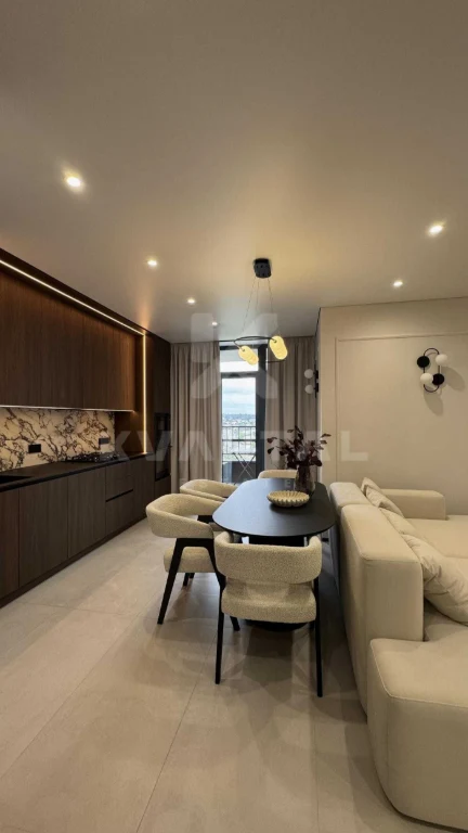 Three-bedroom apartment, designer renovation. Synergy City
