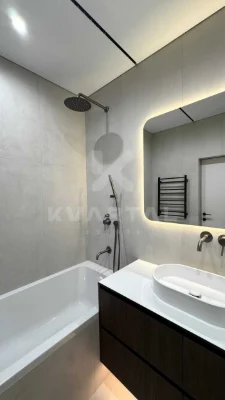 Three-bedroom apartment, designer renovation. Synergy City