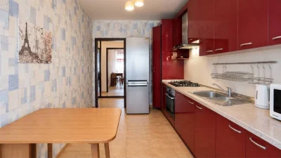 1-room apartment renovated. Central Park area.