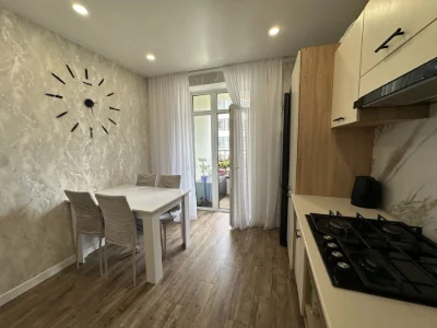 Two-room apartment with good renovation. 2 balconies. Minimal