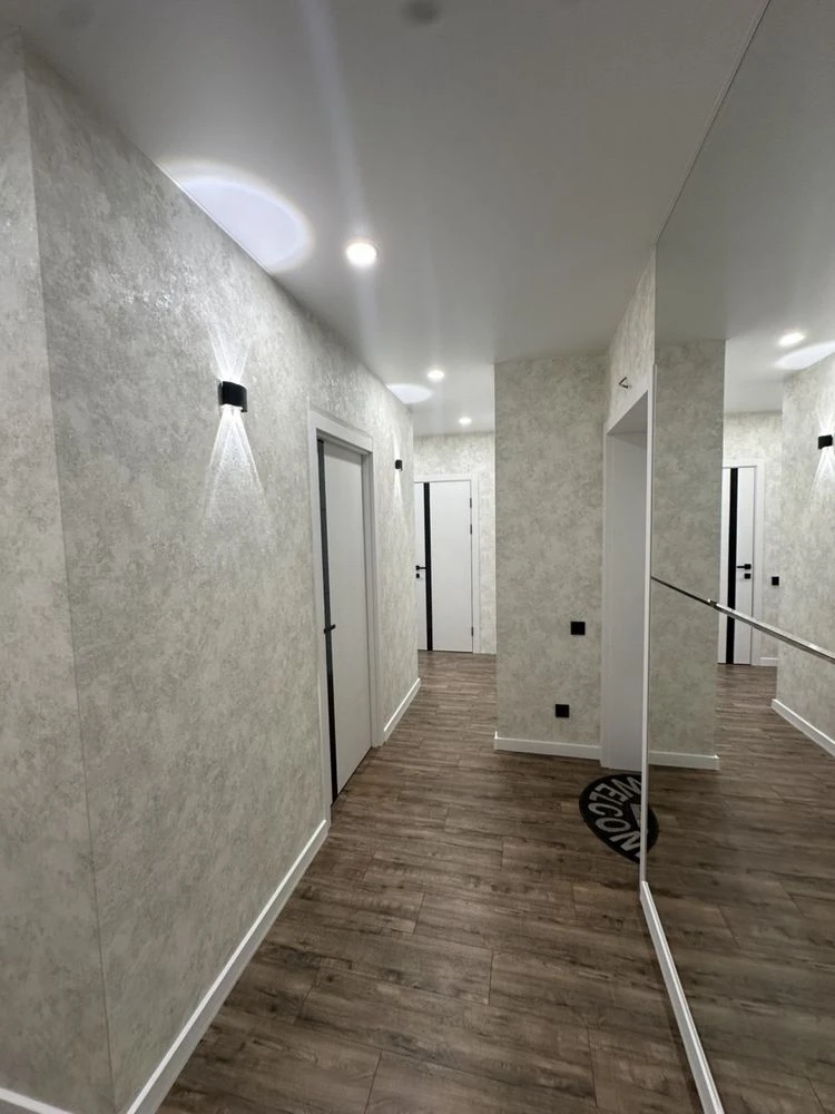 Two-room apartment with good renovation. 2 balconies. Minimal