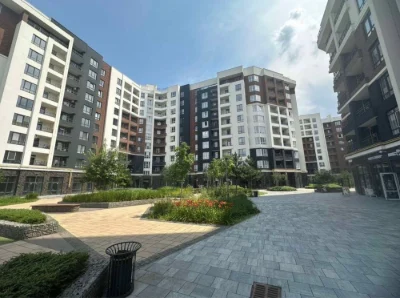 Two-room apartment with good renovation. 2 balconies. Minimal
