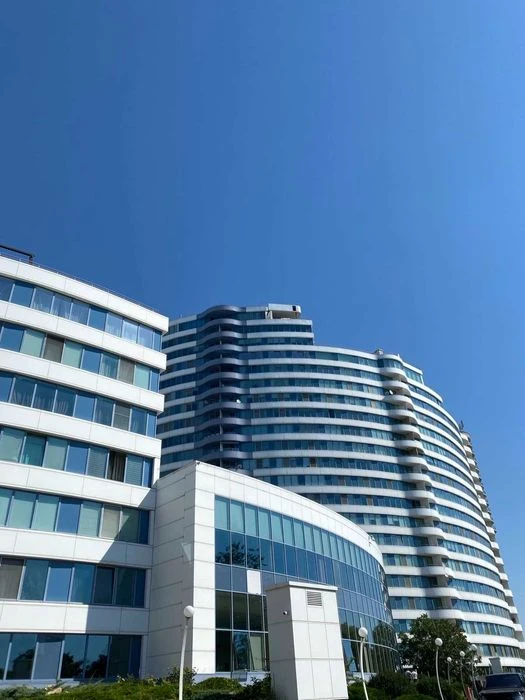 Two-level penthouse with a terrace in "Bely Parus" residential complex, Lyte street