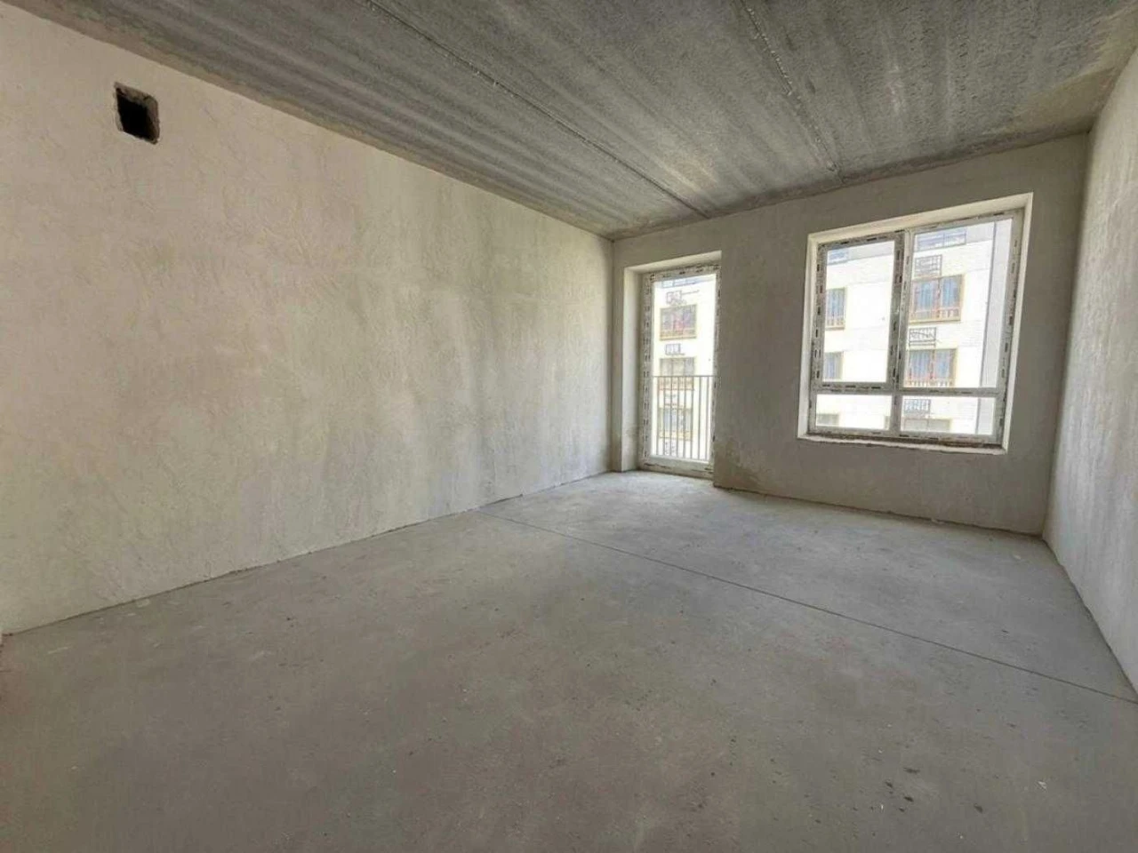 Sale of a studio apartment in the "Molodist" residential complex in a completed building