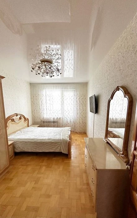 3 rooms for sale on Khortytskyi highway, Khortytskyi district, Urgent