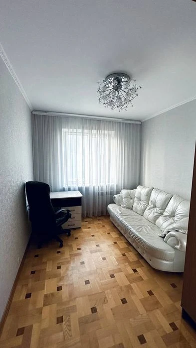 3 rooms for sale on Khortytskyi highway, Khortytskyi district, Urgent