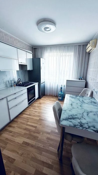 3 rooms for sale on Khortytskyi highway, Khortytskyi district, Urgent