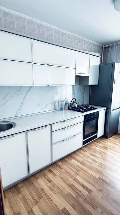 3 rooms for sale on Khortytskyi highway, Khortytskyi district, Urgent