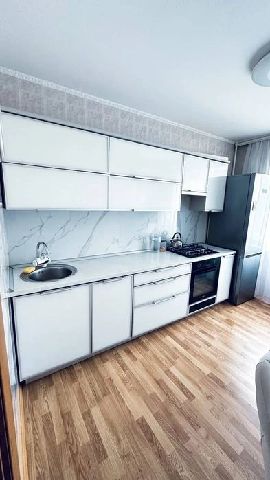3 rooms for sale on Khortytskyi highway, Khortytskyi district, Urgent
