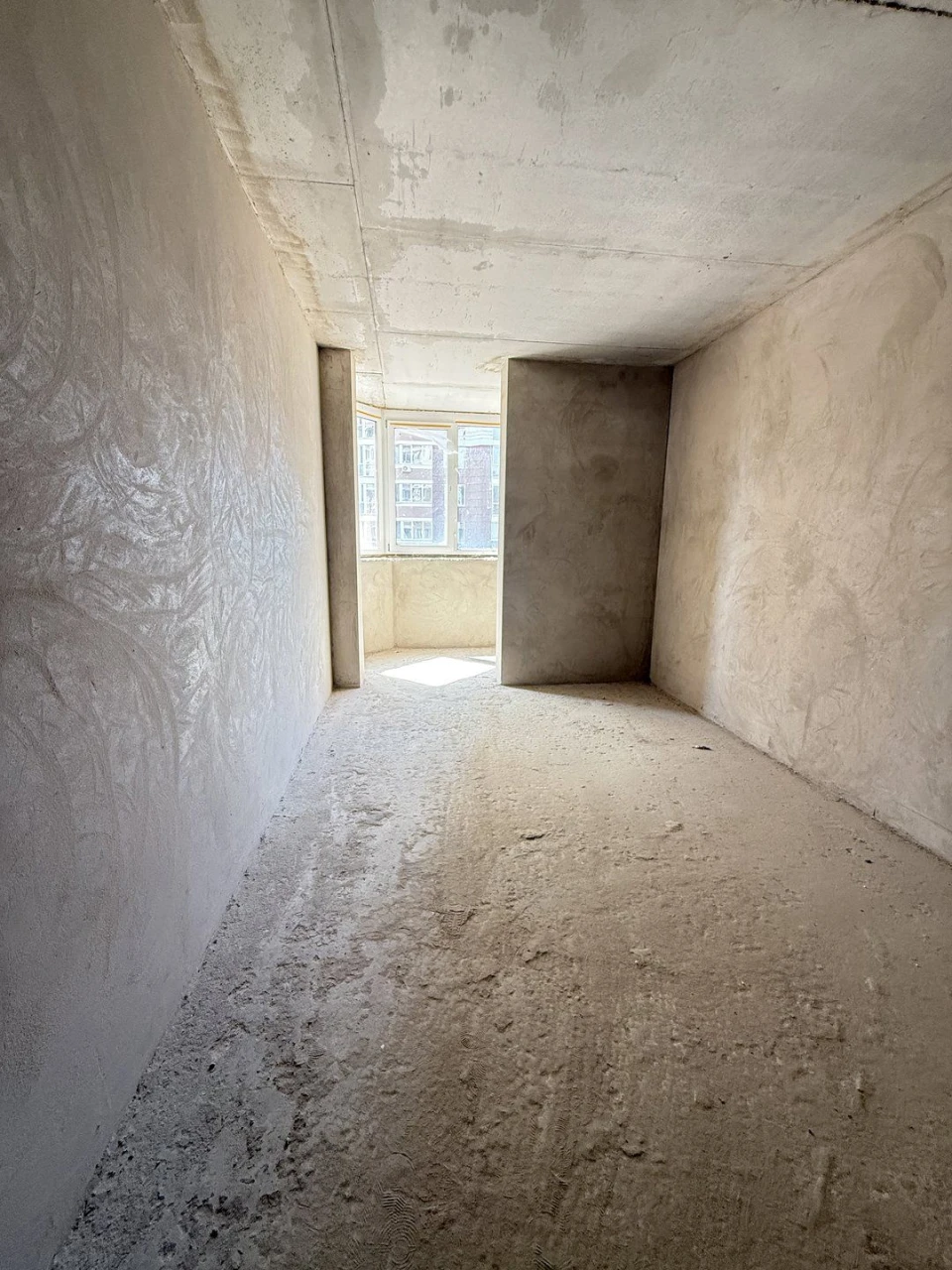 Announcement: 2-room apartment 64 m², without renovation, minimal paperwork