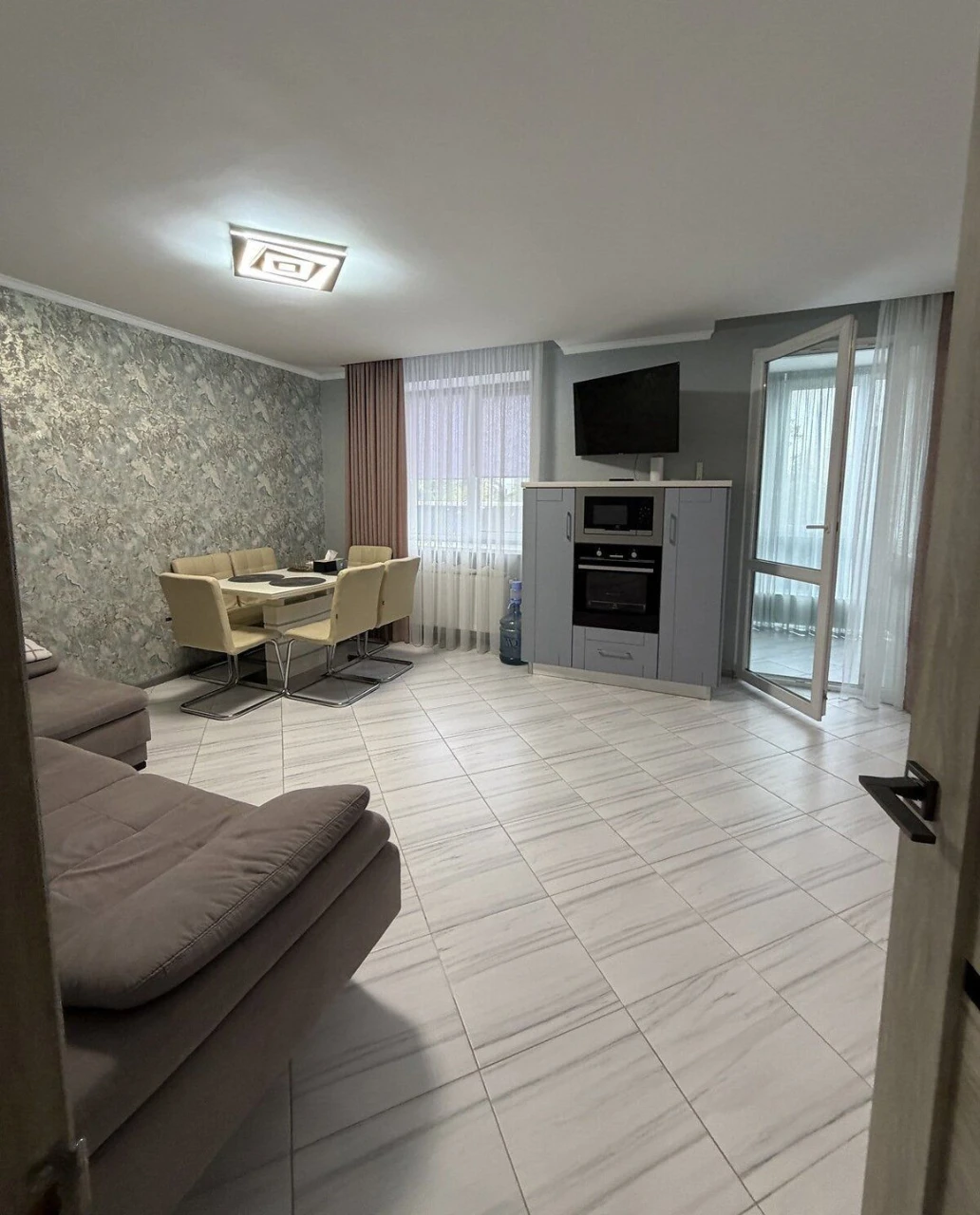 Two-bedroom apartment in the center of Irpin! Top renovation! Location
