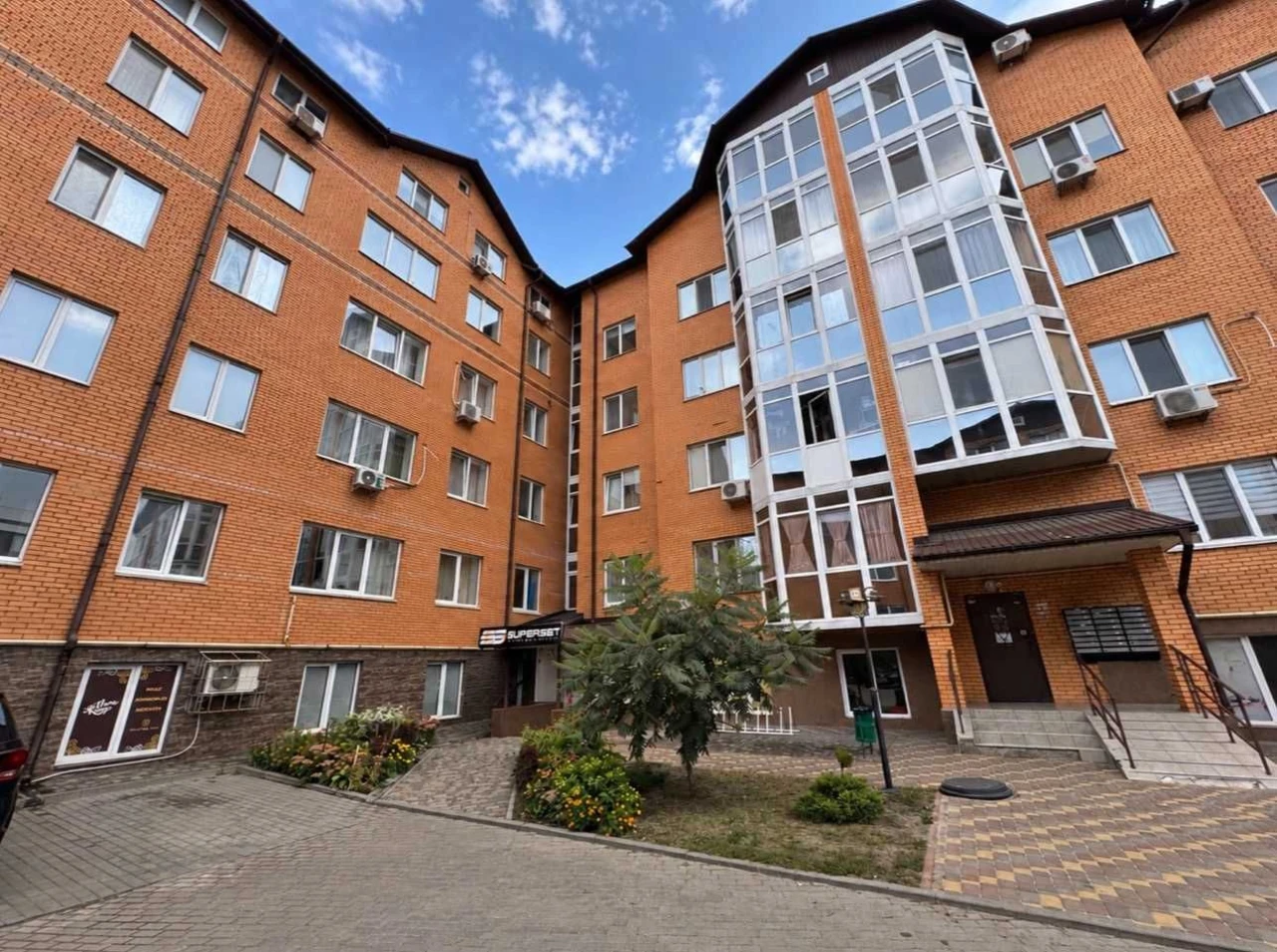 1-кімнатна квартира 48 кв.м, зі меблями та технікою. Ірпінь, вулиця Соб
