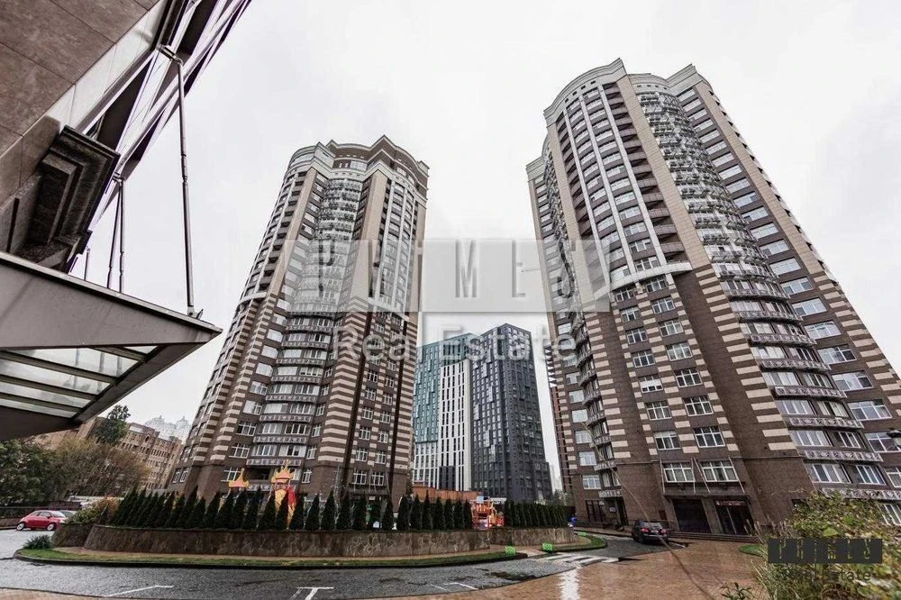 Apartment for sale in Pokrovsky Posad residential complex, 32 B Hlybochytska Street
