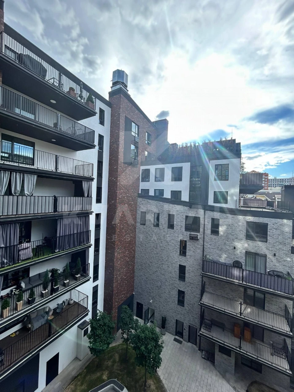 Продаж 2-кімнатної квартири 76 м2 в сучасному жк Ірпеня