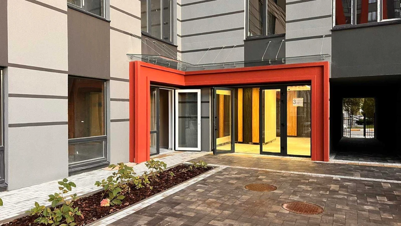 Sale of 3-room apartment in "Irin City" residential complex.