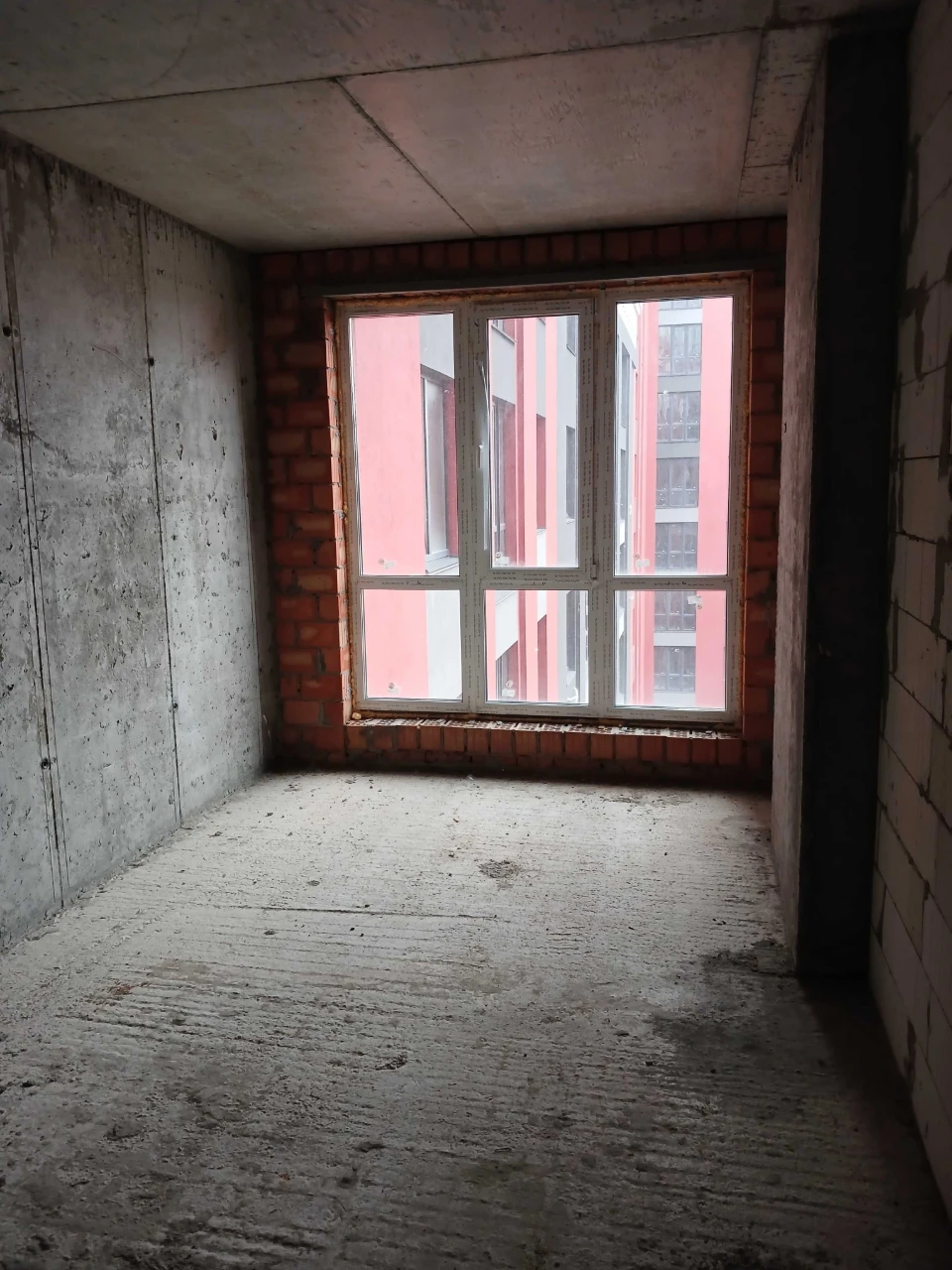 Sale of 3-room apartment in "Irin City" residential complex.