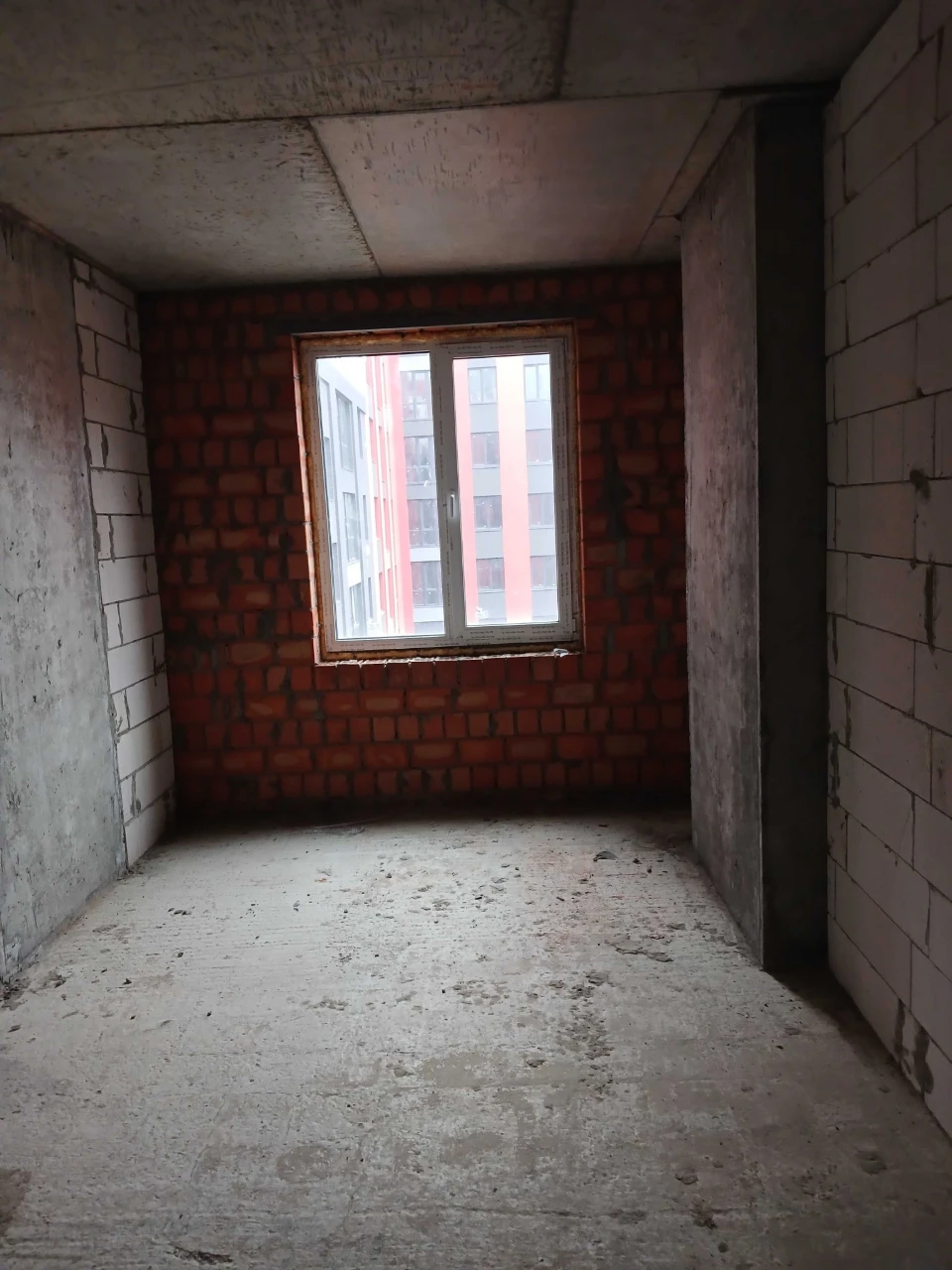 Sale of 3-room apartment in "Irin City" residential complex.