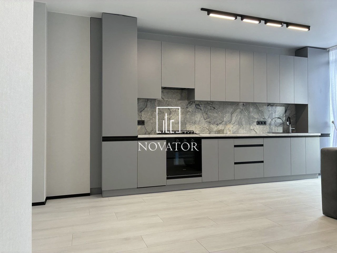 Royal Park Residence. Park Pravyka. Renovated. Furniture. Gas.