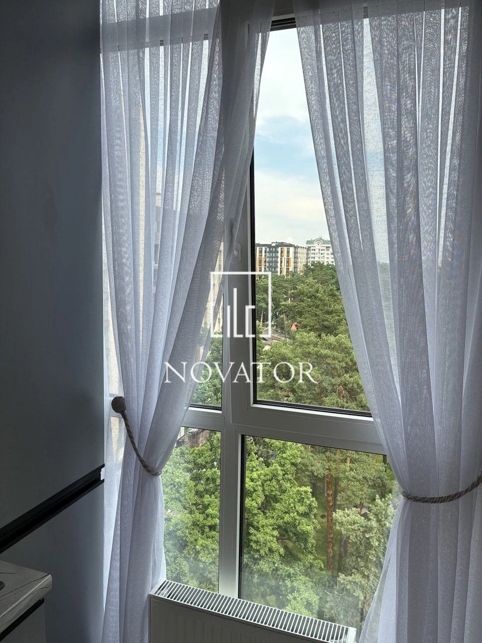 Royal Park Residence. Park Pravyka. Renovated. Furniture. Gas.