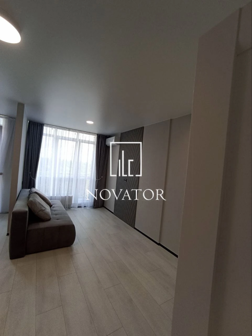Royal Park Residence. Park Pravyka. Renovated. Furniture. Gas.