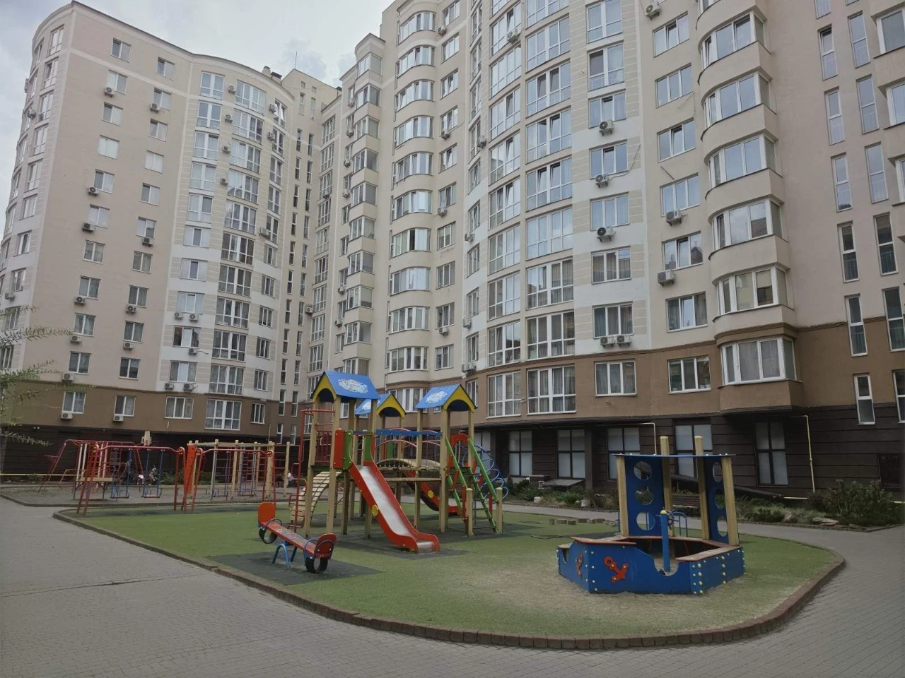 Центральний парк! Бомбосховище! Двушка з ремонтом!