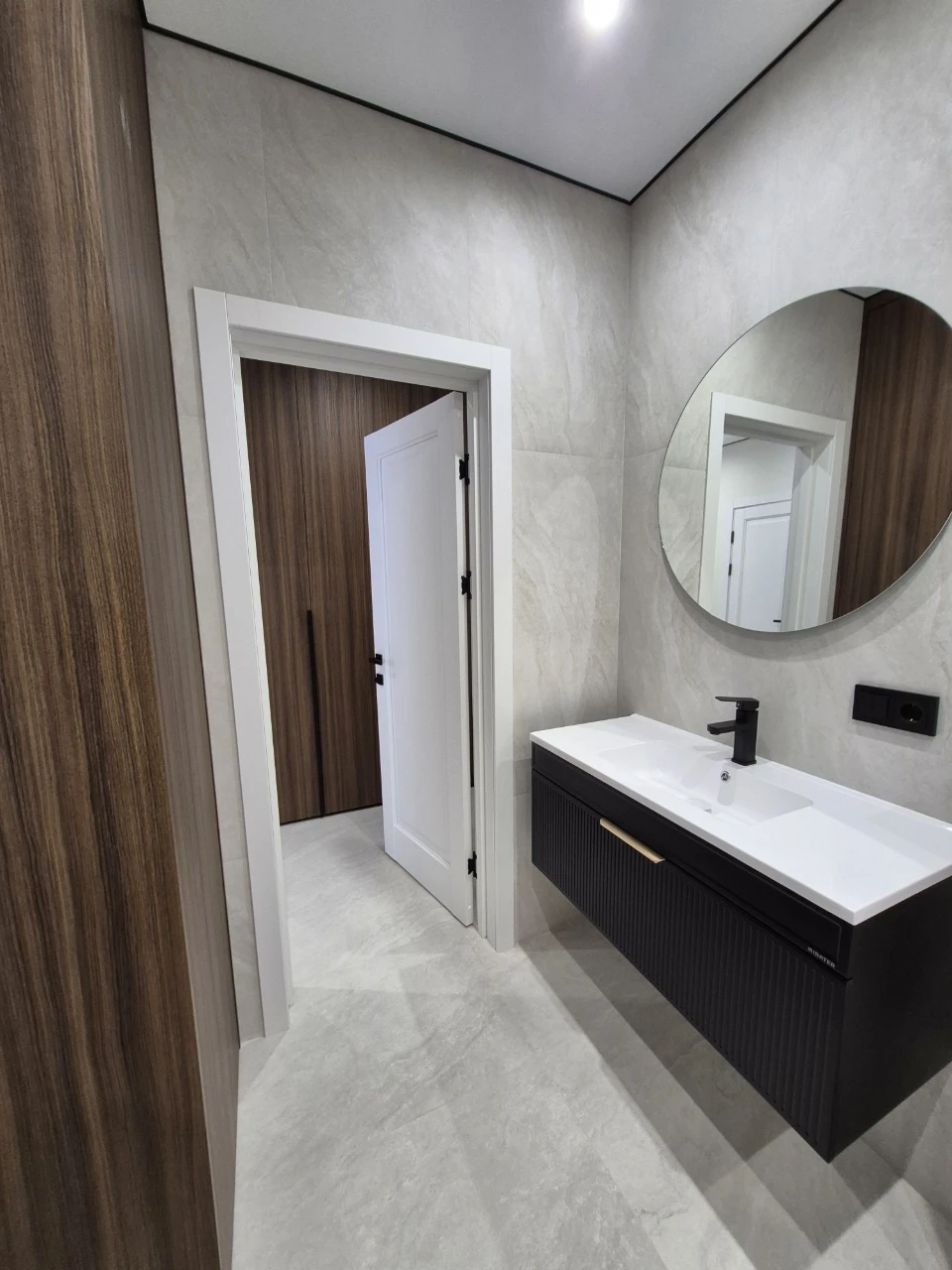 Spacious 3-room apartment | Area 72m² | 7th floor | 2 bathrooms | Available